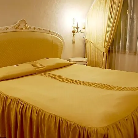 Mirage فندق